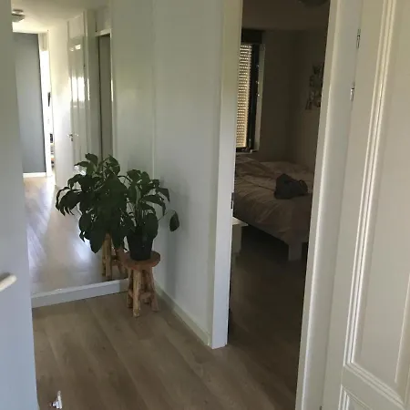Prachtige Ruime Woning Met Uitzicht Op Water. Villa Heerjansdam
